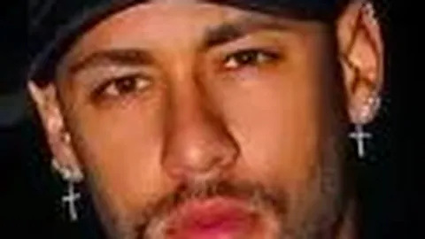 沙奇里荣膺欧足联最佳球员殊荣